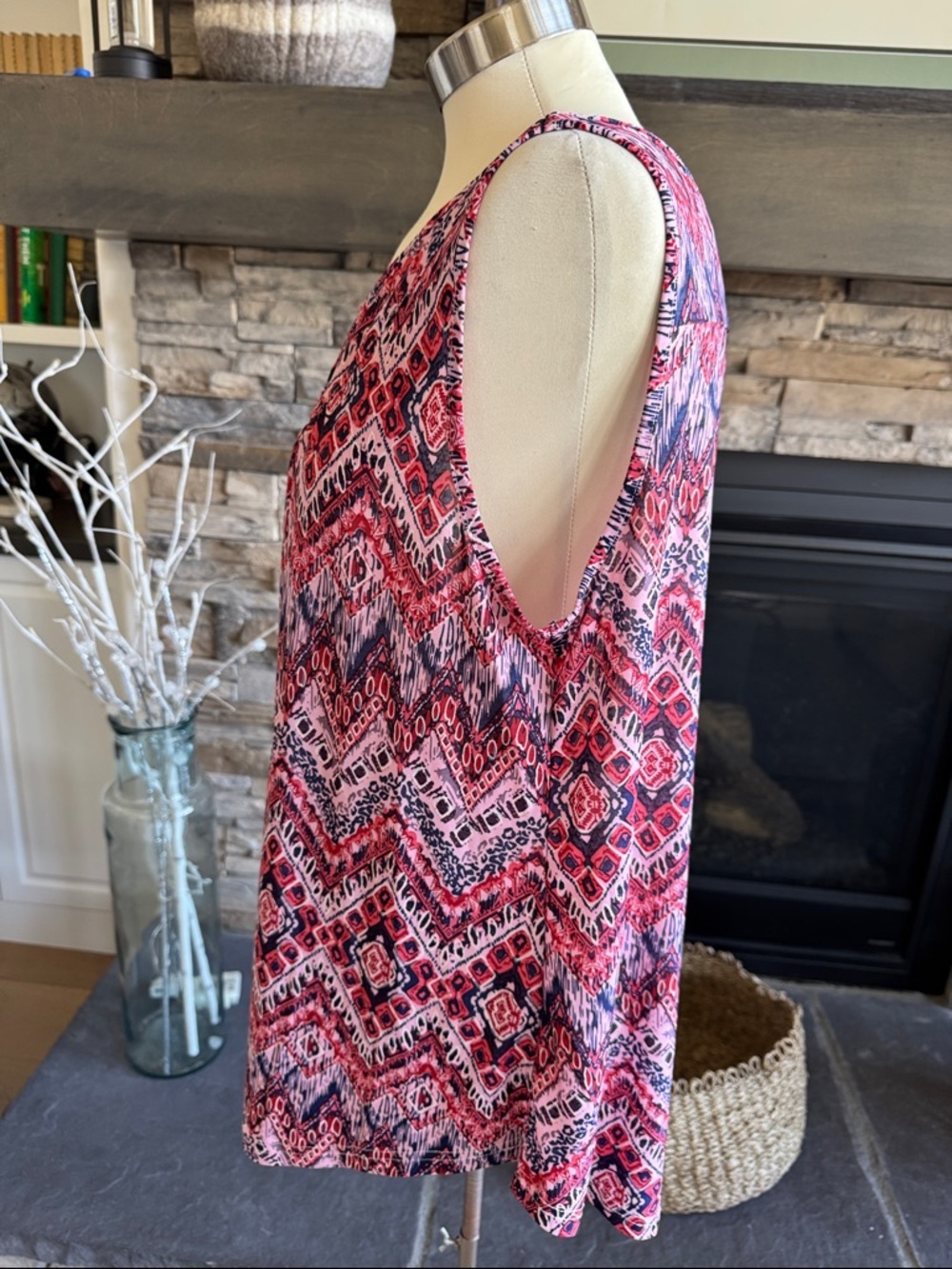 Women's Red & Navy Printed Sleeveless Tank Top - Picture 6 of 11